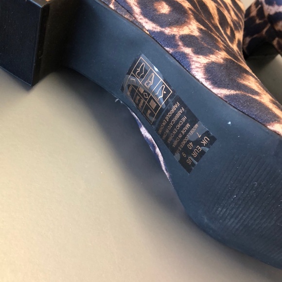 Women boots - Picture 3 of 3